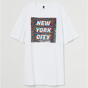 Tshirt dress with reversible sequin motif